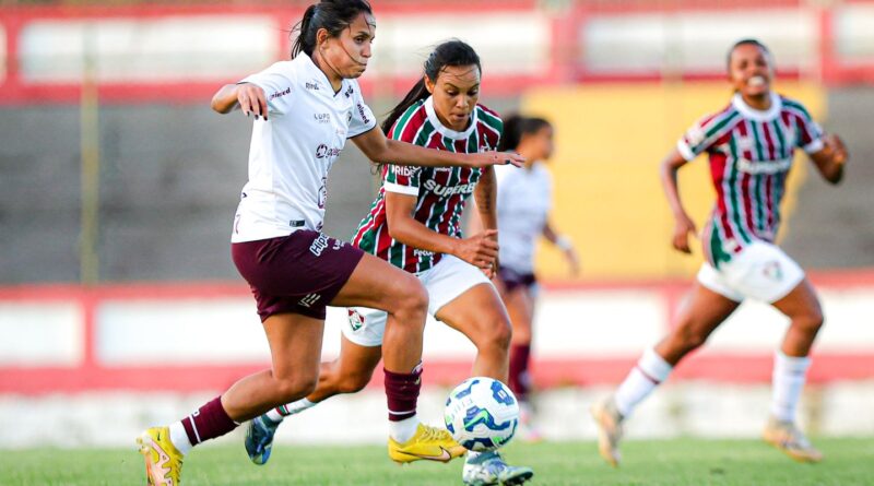 Em jogo transmitido pela TV Brasil, Ferroviária e Flu ficam no 1 a 1