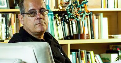 Escritor e poeta Paulo Henriques Britto é eleito para a ABL