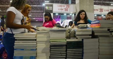 Faturamento de editoras de livros cresce menos que inflação em 2024