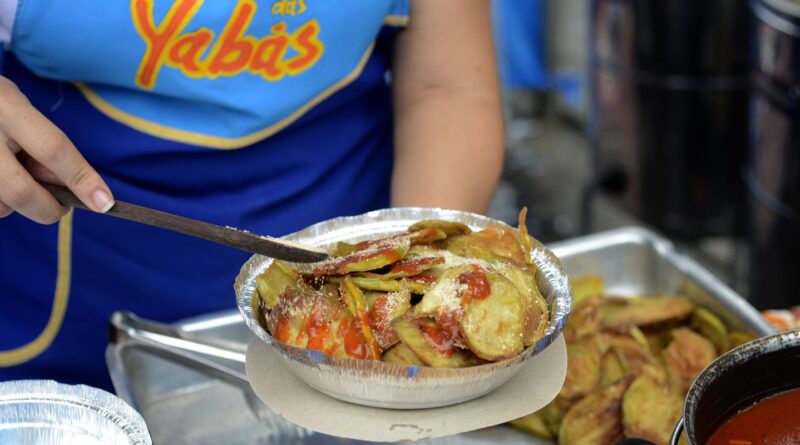 Feira das Yabás celebra Dia do Trabalhador no centro do Rio