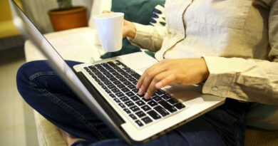 Golpes no Dia das Mães: veja como se proteger nas compras online
