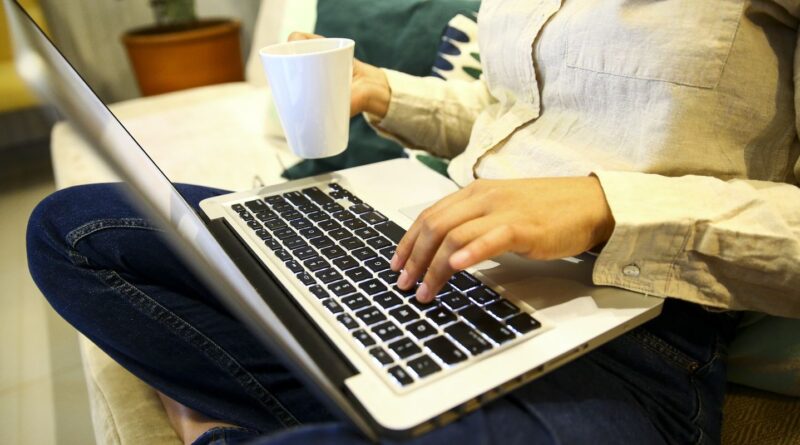 Golpes no Dia das Mães: veja como se proteger nas compras online