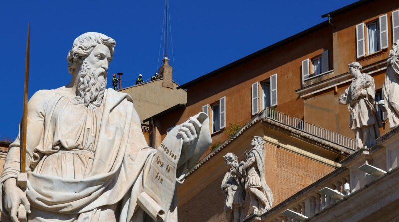 Instalada na Capela Sistina chaminé que anunciará o novo papa