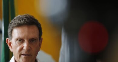Justiça do RJ bloqueia bens de Crivella por improbidade administrativa
