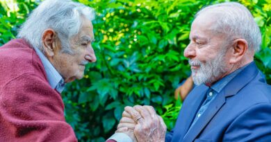 Lula: Mujica mostrou "que luta política e doçura podem andar juntas"