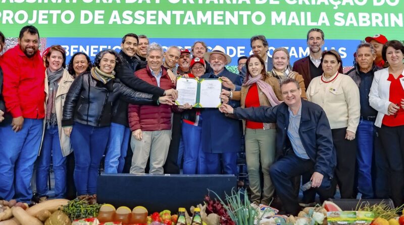 Lula cria assentamento da reforma agrária no Paraná