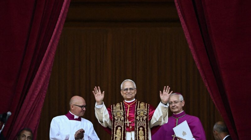 Lula cumprimenta novo papa e pede continuidade do legado de Francisco