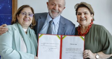 Lula empossa Márcia Lopes no Ministério das Mulheres