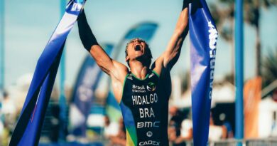 Miguel Hidalgo conquista vitória histórica na elite do triatlo mundial