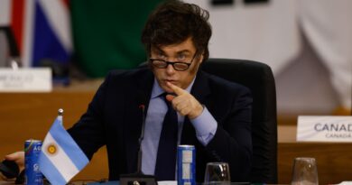 Milei restringe imigração e permanência de estrangeiros na Argentina