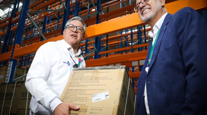 Ministério da Saúde recebe 1,3 milhão de vacinas contra a Covid-19