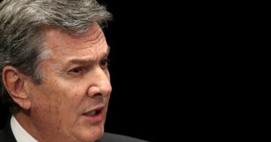 Moraes determina apreensão do passaporte diplomático de Collor