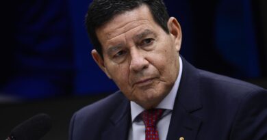 Mourão diz que não participou de reunião golpista no governo Bolsonaro