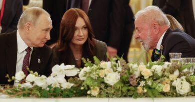Na Rússia, Lula celebra 80 anos da vitória contra o nazismo