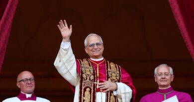 Norte-americano Robert Francis Prevost é eleito o 267º papa
