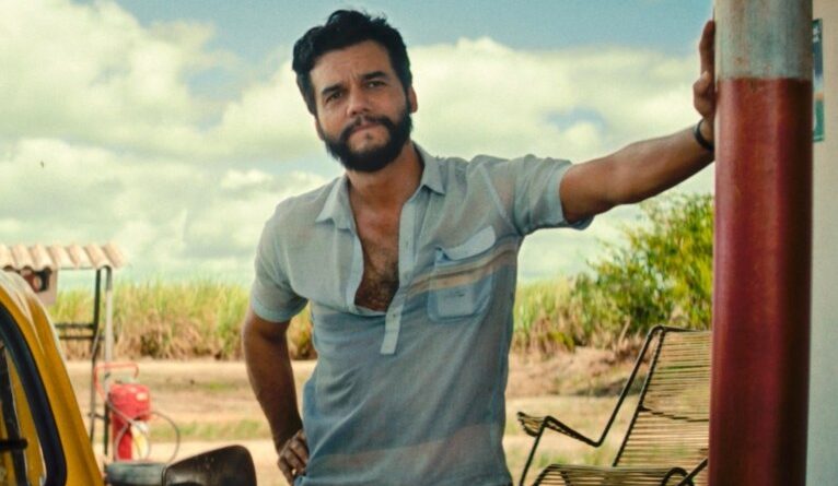 Ovacionado em Cannes, filme brasileiro "O Agente Secreto" ganha prévia inédita; veja