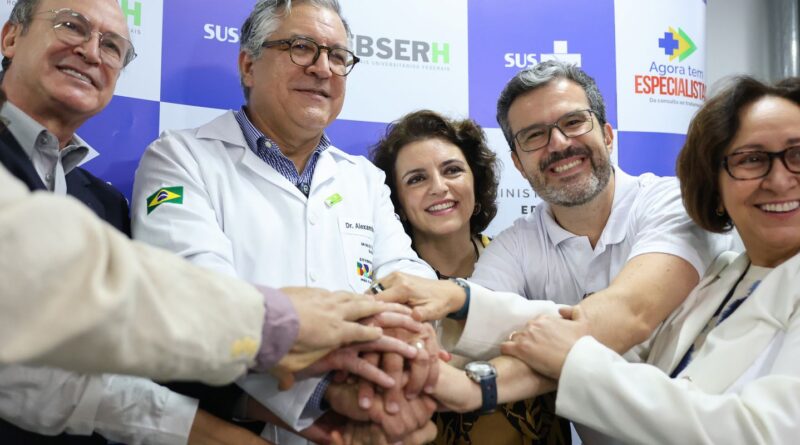 Padilha participa de 1º mutirão de cirurgias para reduzir fila do SUS