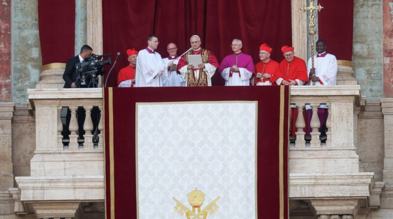 Papa Leão XIV pede paz e lembra Francisco: “ajudem a construir pontes”
