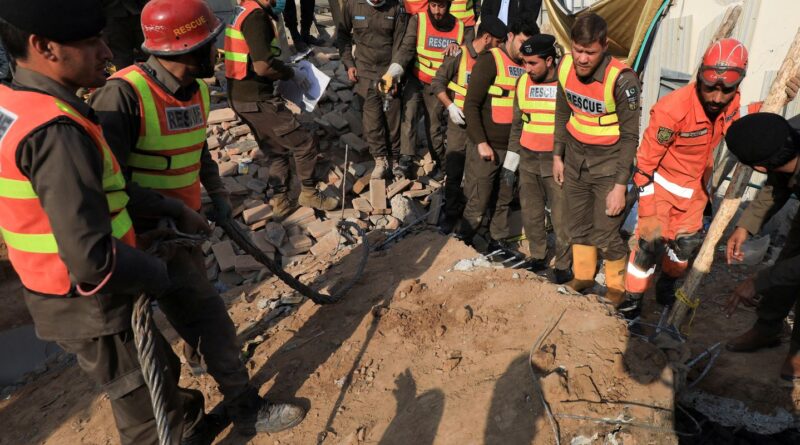 Paquistão diz ter abatido 25 drones; Índia repeliu retaliação