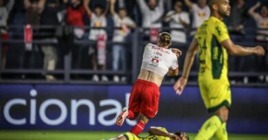 Pitta marca e deixa Bragantino na vice-liderança do Brasileiro