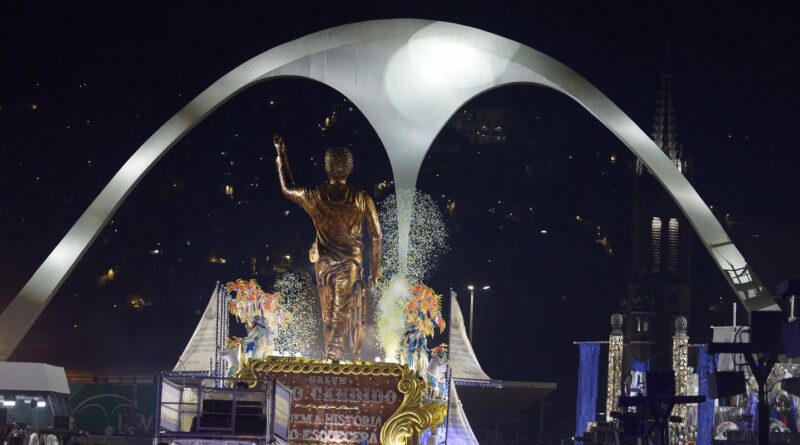 Programa da Rádio Nacional mostra como Sambódromo mudou o carnaval