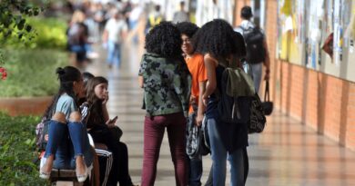 Programa que oferta bolsas de estudo a negros tem inscrição prorrogada