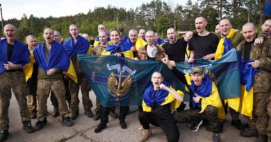 Rússia e Ucrânia libertam 390 prisioneiros cada em primeira troca