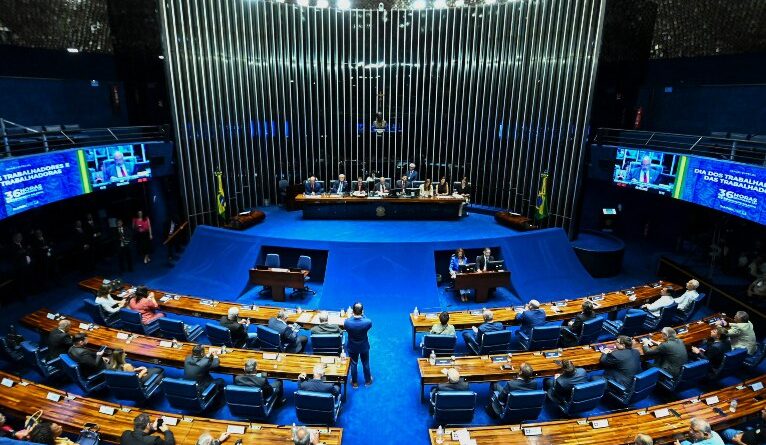Senado aprova aumento para 30% nas cotas raciais em concursos públicos