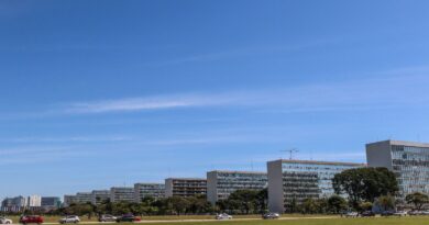 Senado aprova reajuste salarial de servidores federais