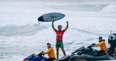 Surfe: Filipe Toleto conquista título da etapa de Gold Coast