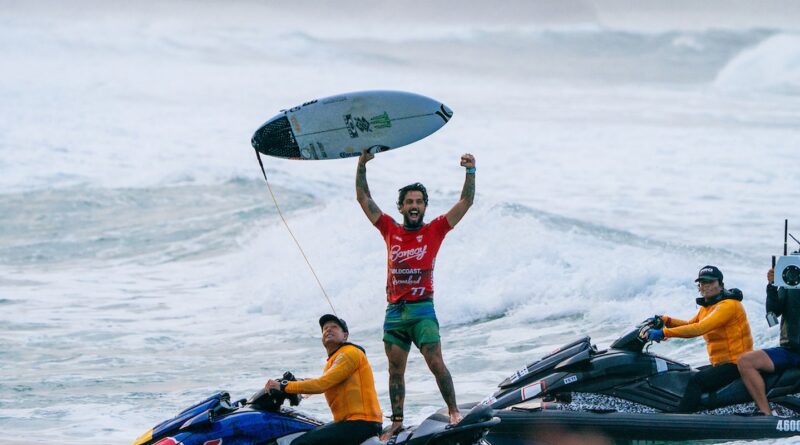 Surfe: Filipe Toleto conquista título da etapa de Gold Coast