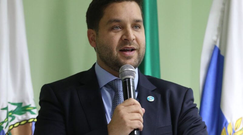 Vice-governador do Rio deixa cargo para assumir vaga no TCE