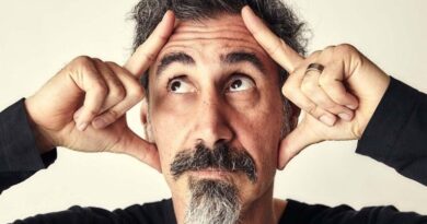 Vocalista do System of a Down, Serj Tankian lança livro explorando arte, música e ativismo