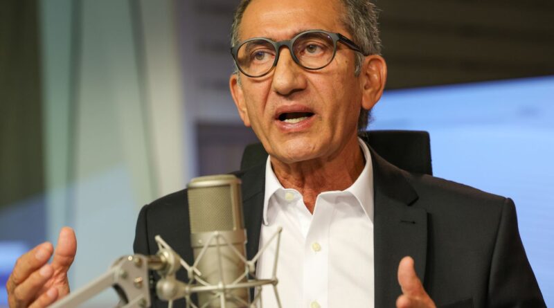Águas do São Francisco irrigarão terras e economia local, diz ministro