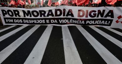 Ato protesta contra remoções e pelo direito à moradia em São Paulo