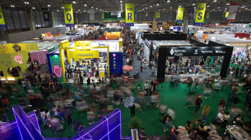 Bienal do Livro no Rio tem recorde de 740 mil visitantes