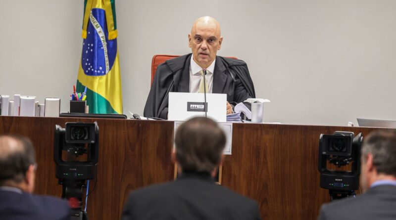 Bolsonaro nega ter recebido voz de prisão de ex-comandante do Exército