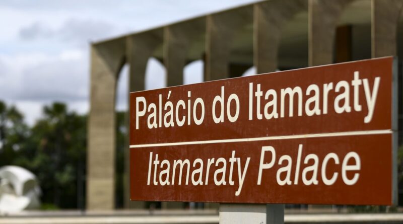 Brasil condena ataques de Israel e dos EUA a instalações no Irã