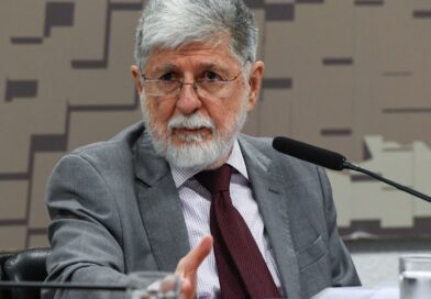 Brasil estuda medidas para romper relações militares com Israel
