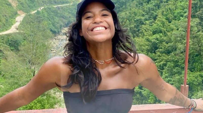 Brasileira que caiu em vulcão na Indonésia continua desaparecida