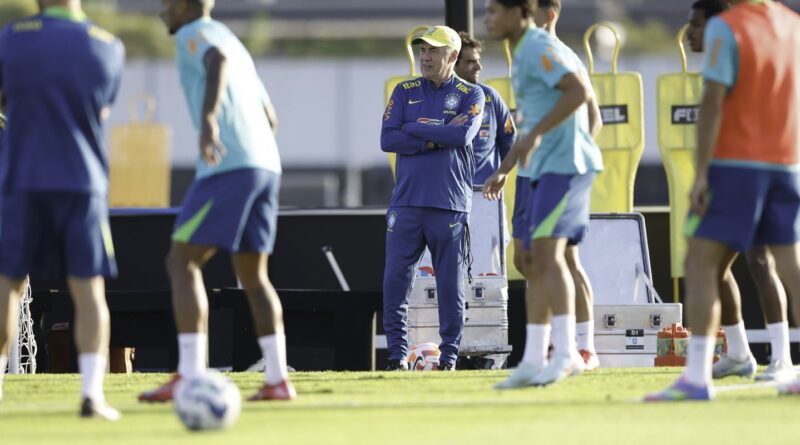 Carlo Ancelotti comanda o primeiro treino da seleção brasileira
