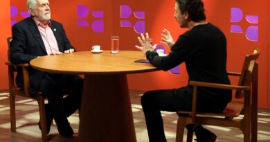 DR com Demori, da TV Brasil, recebe o senador Jaques Wagner