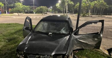 Homem é encontrado morto em carro acidentado após suposto furto em Linhares
