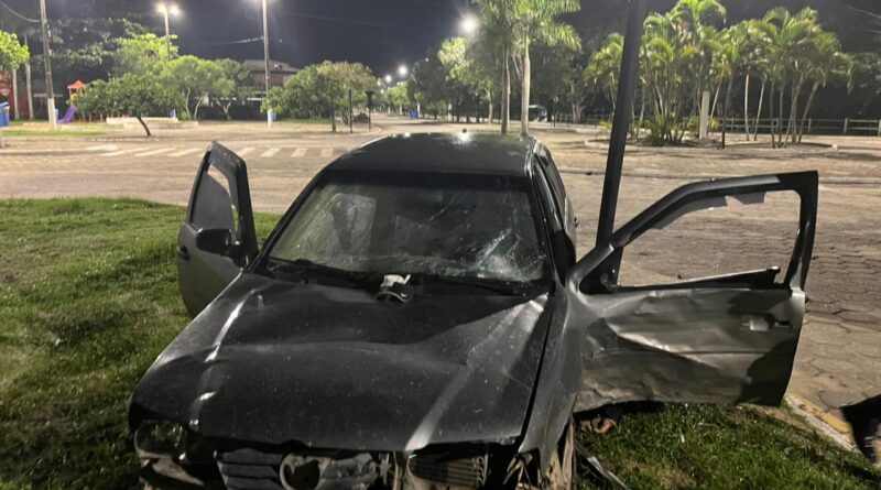 Homem é encontrado morto em carro acidentado após suposto furto em Linhares