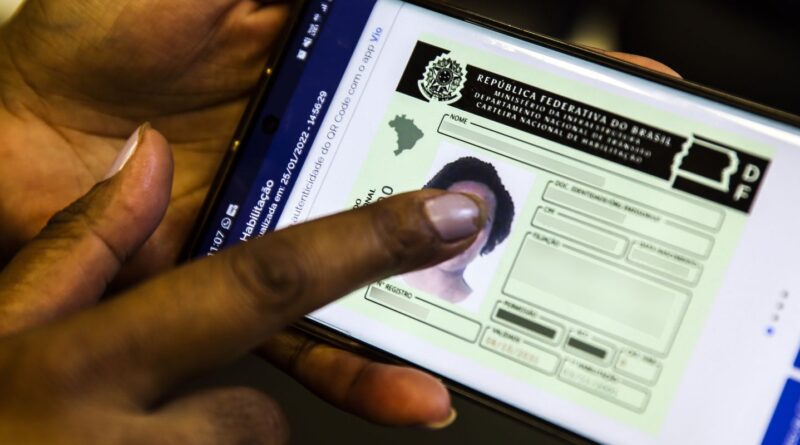 Lei que cria CNH gratuita para população de baixa renda é sancionada