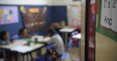 Lula assina decreto que cria Prêmio Nacional da Educação