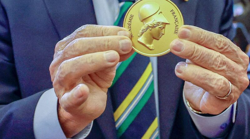 Lula é o 20º chefe de Estado homenageado pela Academia Francesa