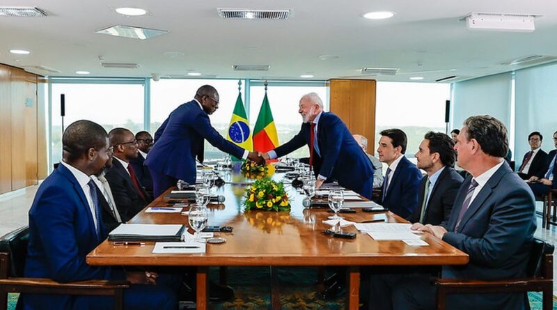 Lula e presidente do Benin discutem agricultura e conexão aérea