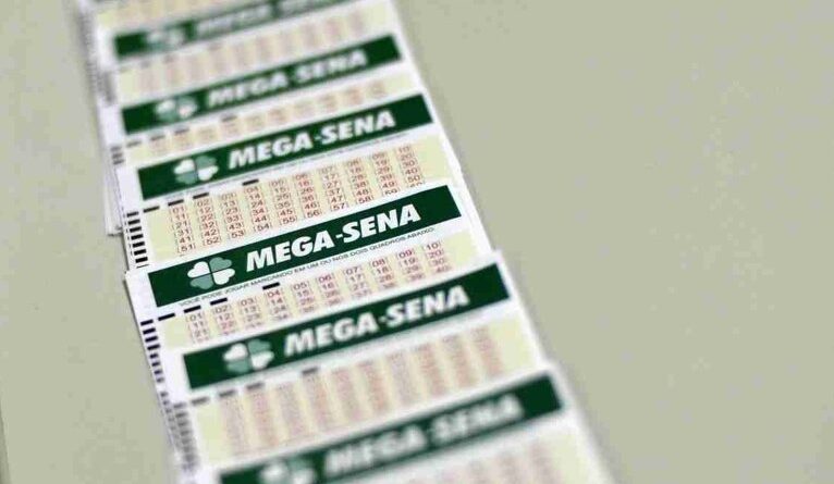Mega-Sena pode pagar até R$ 130 milhões no sorteio desta terça-feira (21)