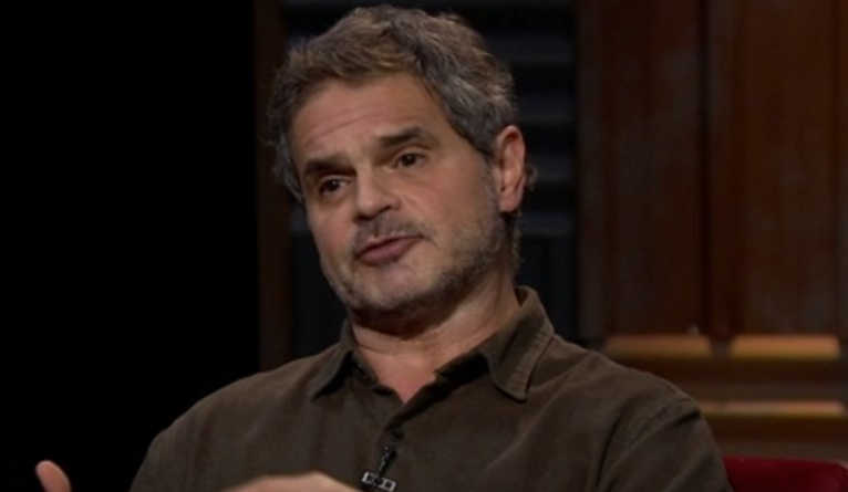 "Moraes foi importante na defesa da democracia, mas há anomalias nos processos", diz historiador no Provoca